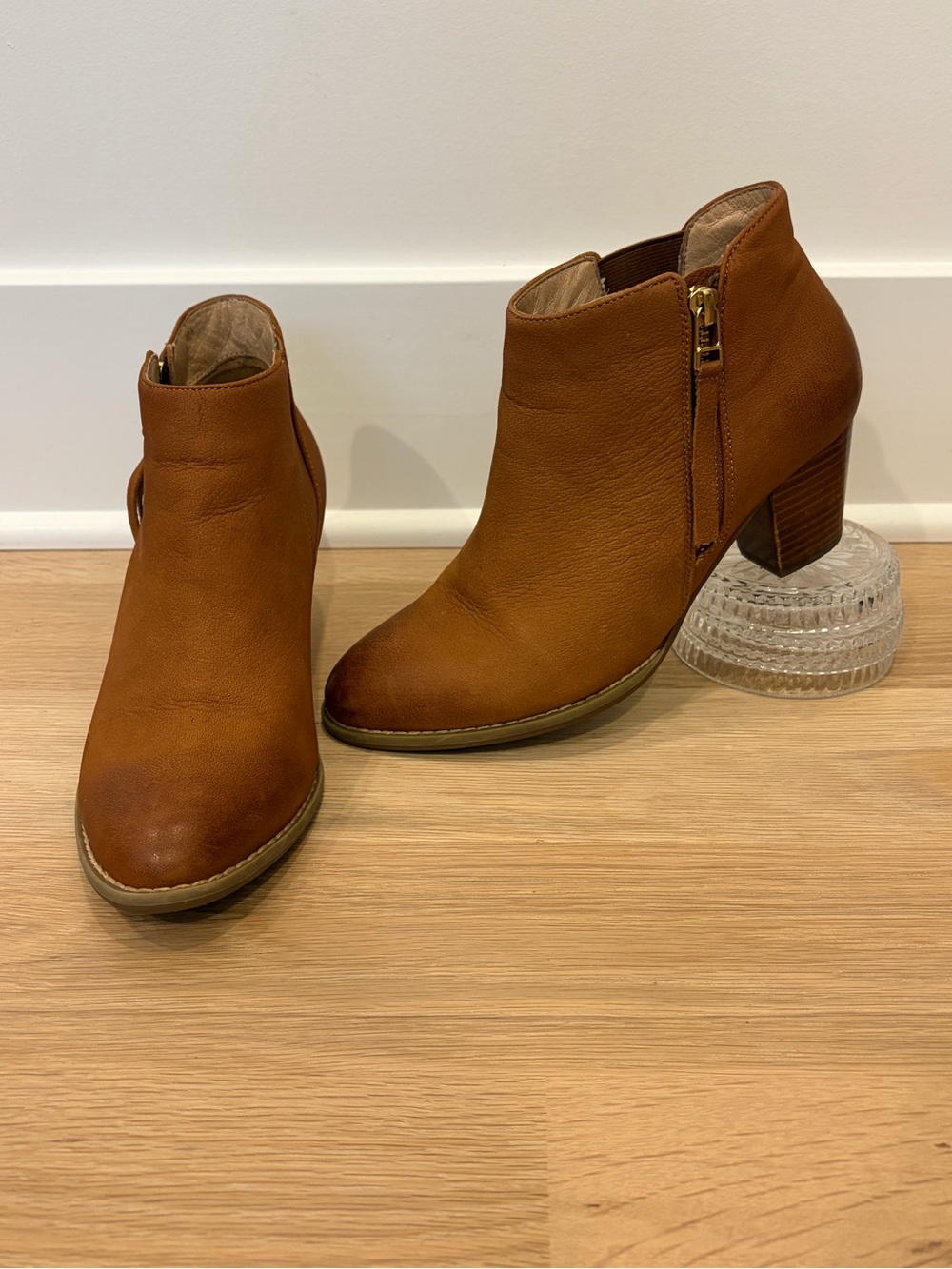 Vionic Sterling Brown Leather Ankle Booties with Side Zip 6.5